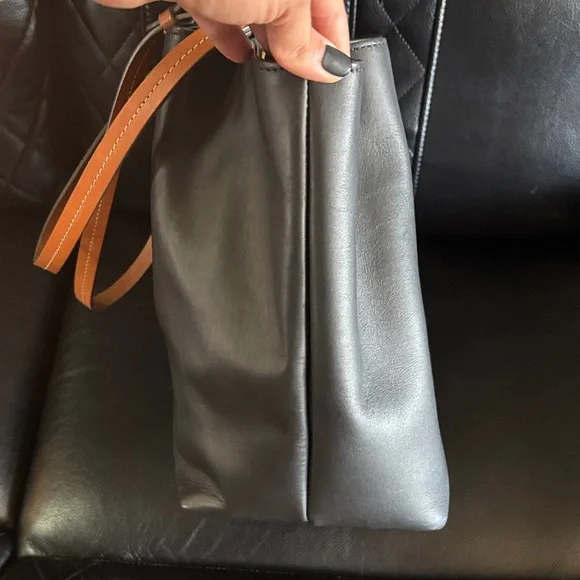 Dooney & Bourke City Flynn Tote Purse - Picture 11 of 14